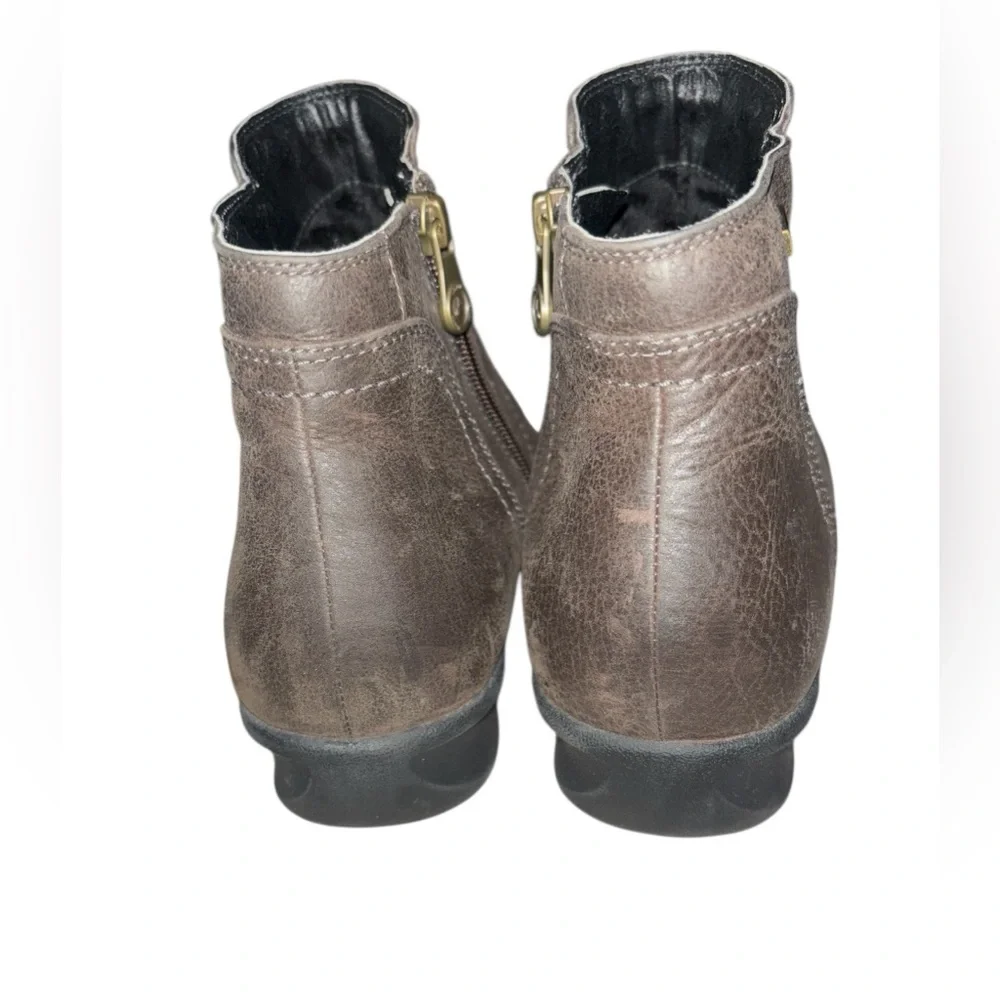 ARAVON Fairlee ankle boots leather waterproof shoes Women's size 9.5